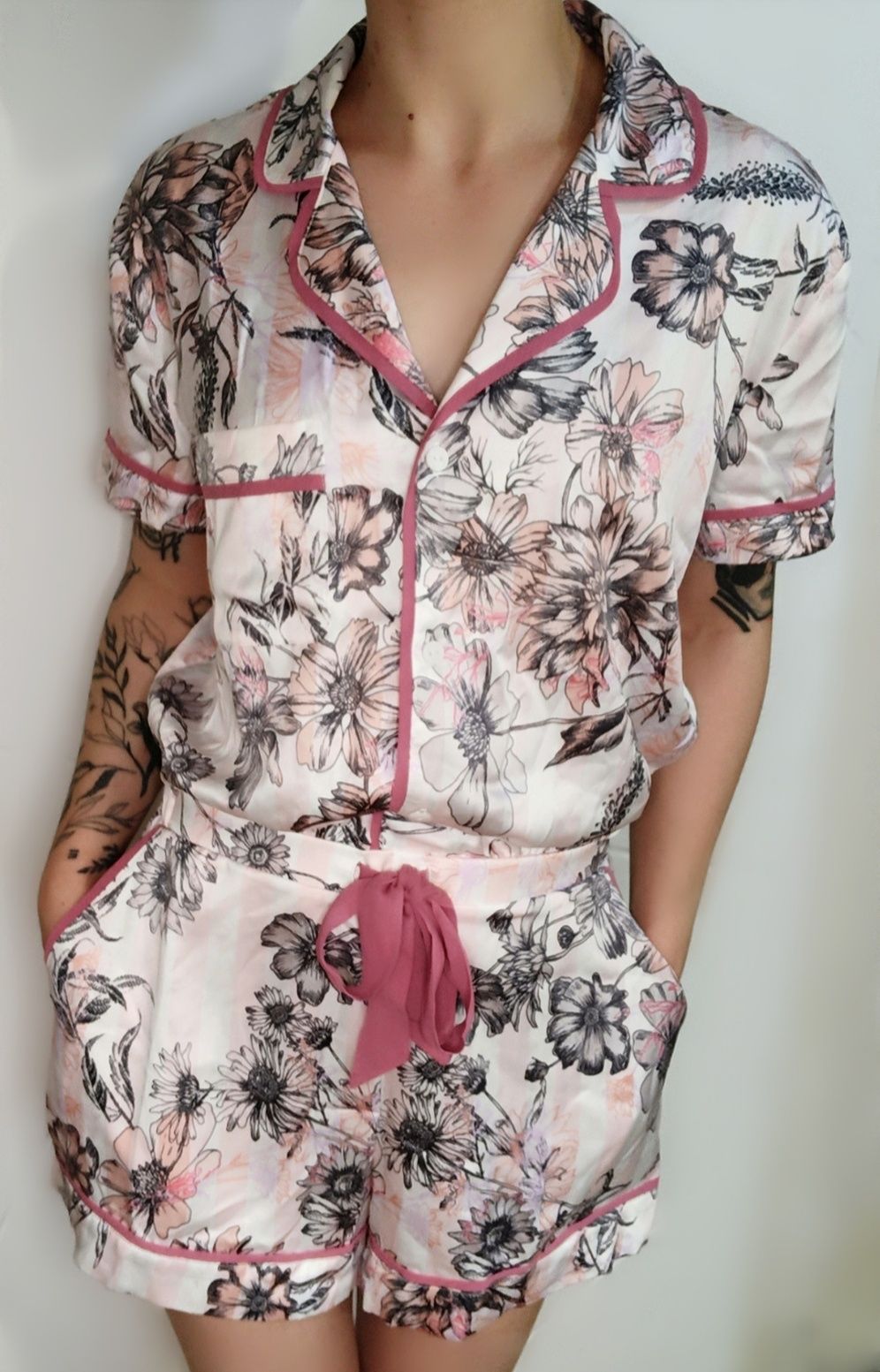 Піжама Victoria Secret Satin Pink Floral Stripe Romper Pajamas