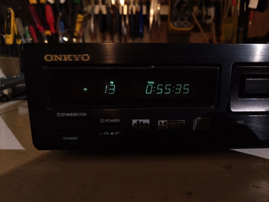 Odtwarzacz CD/DVD ONKYO DV-S535