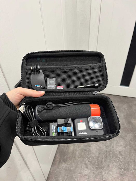 Екшн-камера GoPro Hero 8 в дуже хорошому стані