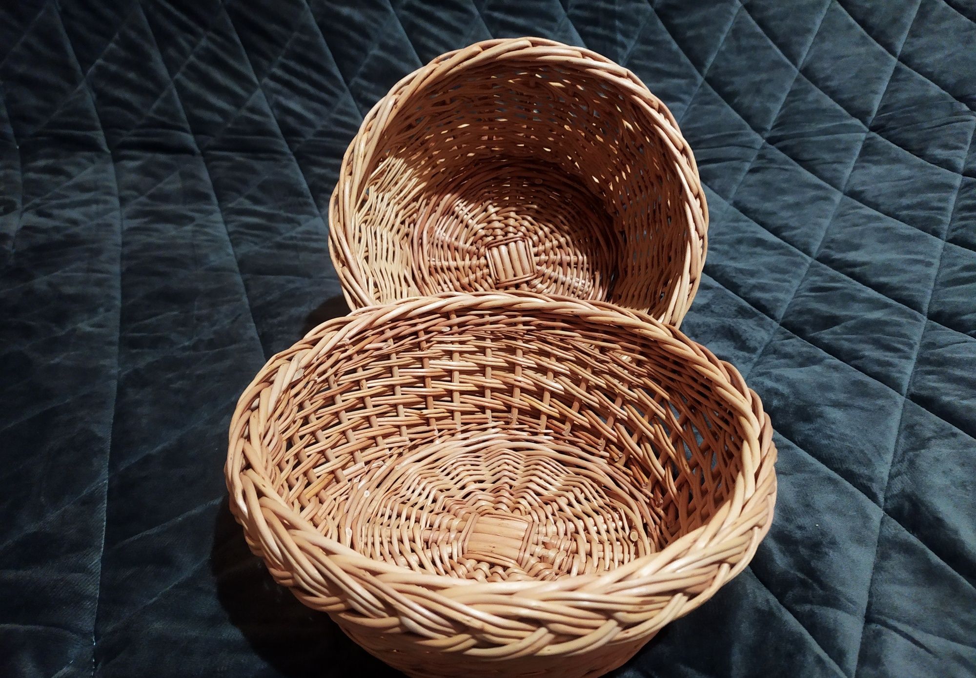 Продам фруктовниці, хлібниці, цукерниці.