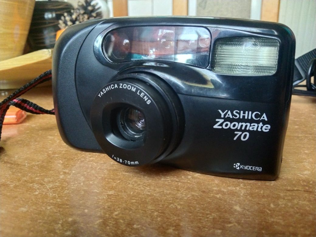 Yashica zoomate 70