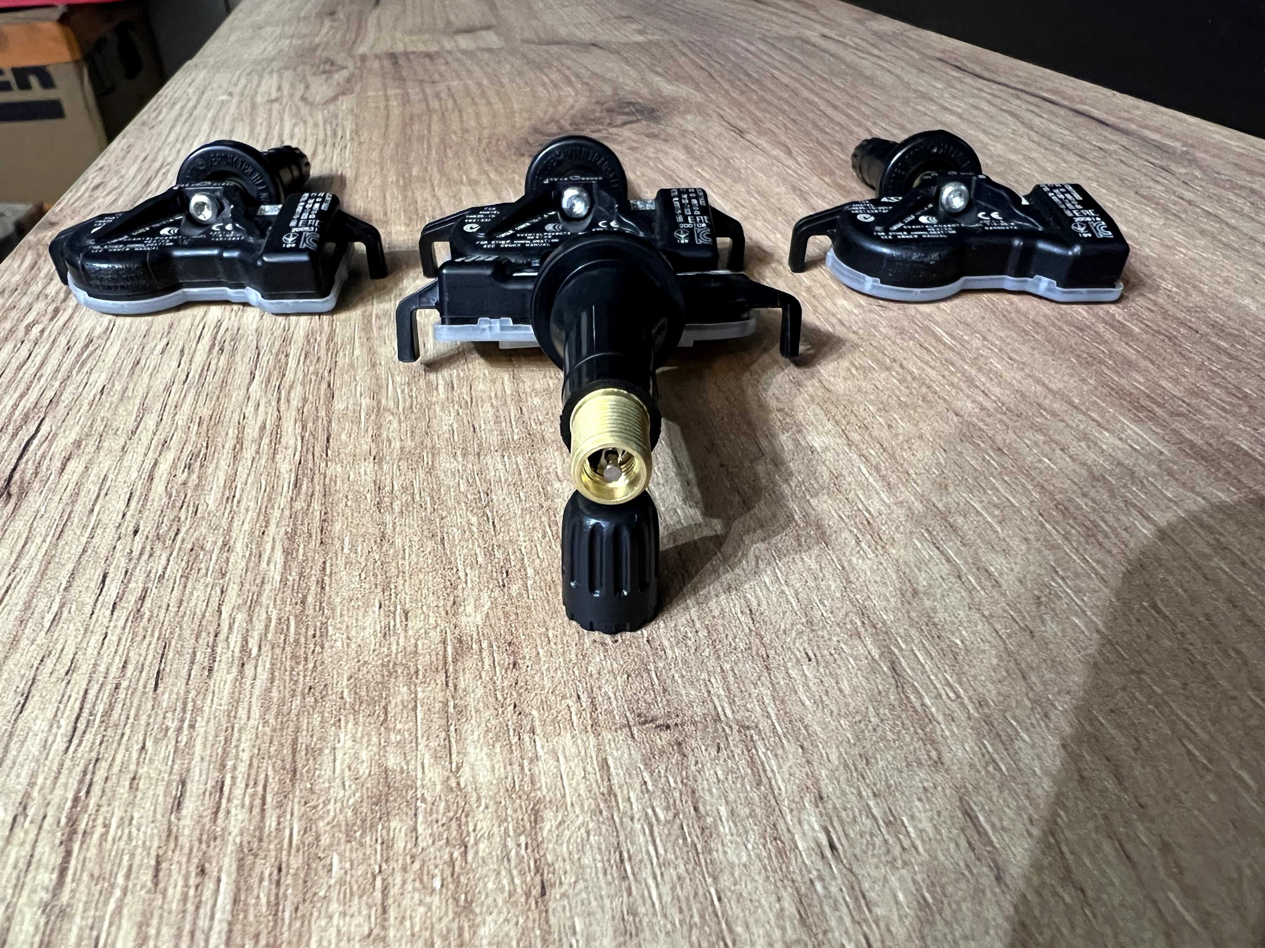 Czujniki ciśnienia opon powietrza JEEP^ CHEROKEE COMPASS itp TPMS NOWE