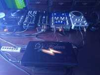 Serviços de DJ com material de som