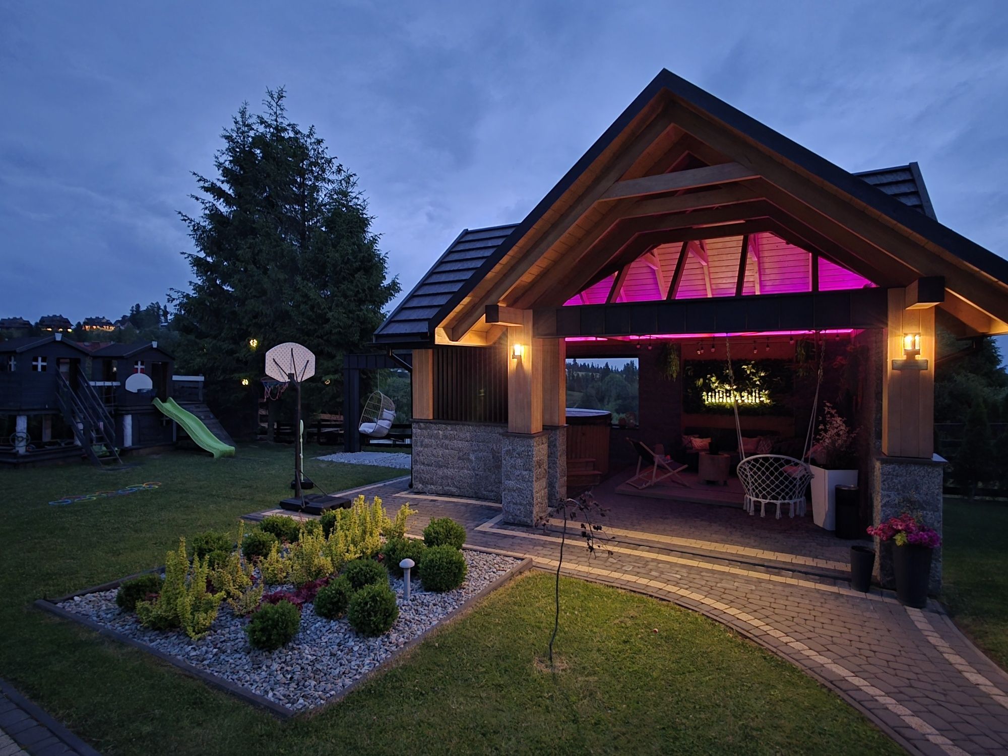 Domki do wynajęcia,jacuzzi,sauna,sala zabaw,widoki k/Zakopane