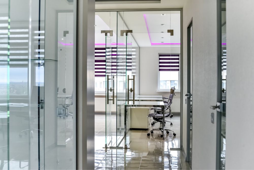 Офис с ремонтом и мебелью , большой метраж