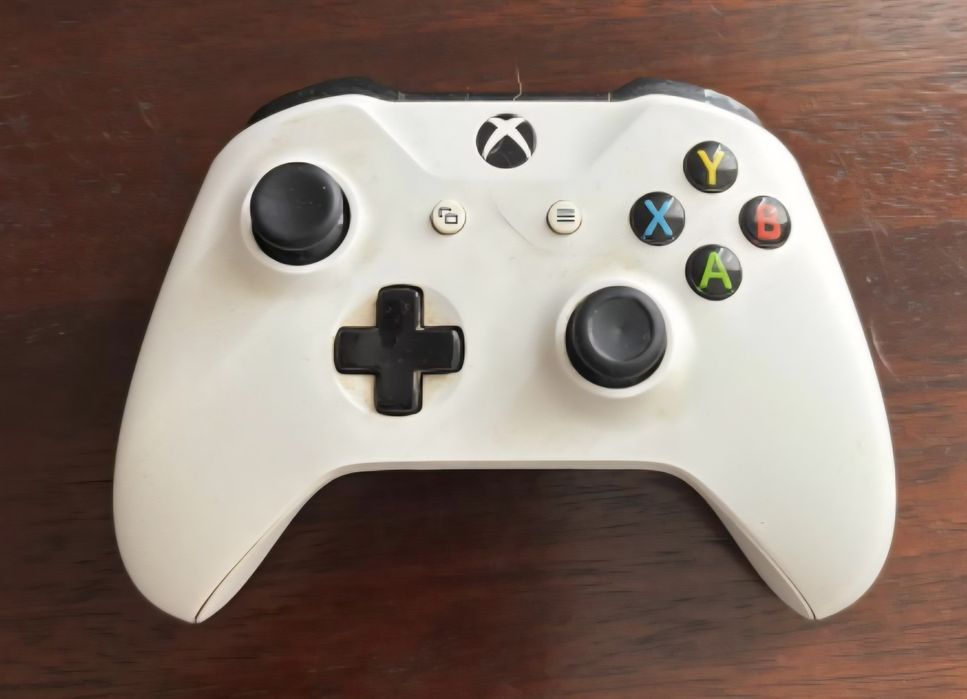 Xbox 1 Tb branca