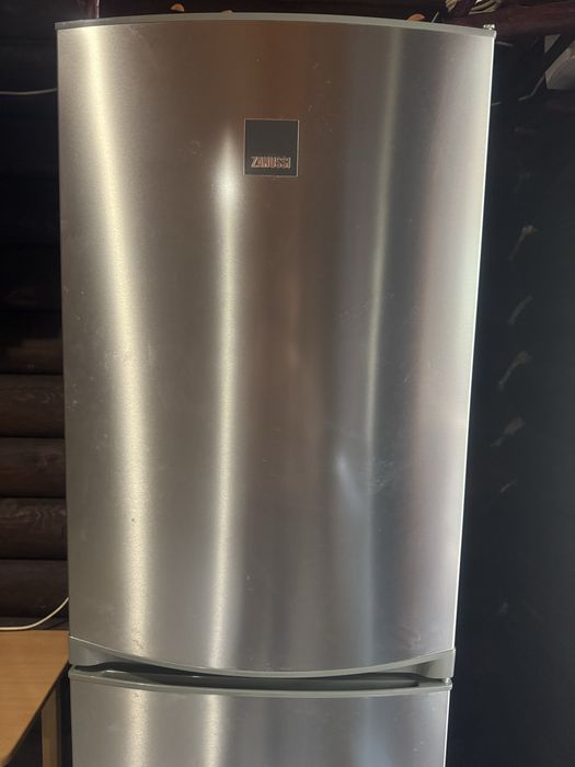 Продам холодильник Zanussi