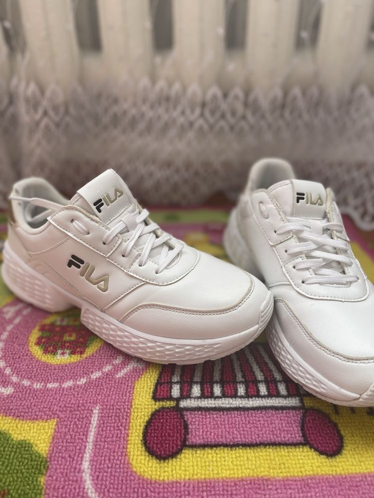 Кросівки Fila