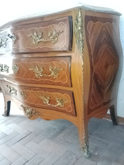 Cómoda Barroca Estilo Luís XV