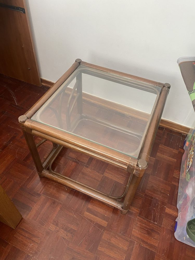 Mesas de Centro e estrutura de cama