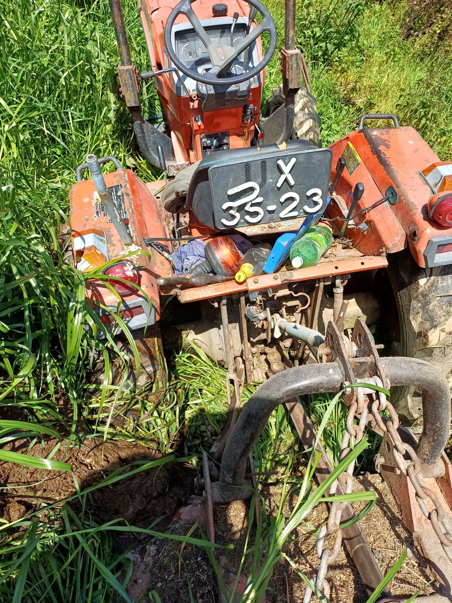 Trator agrícola com alfaias
