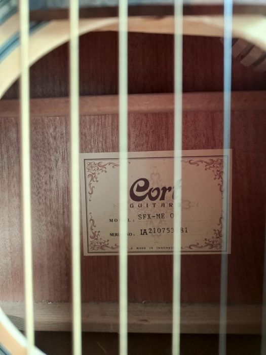 Gitara elektroakustyczna Cort + zestaw akcesoriów