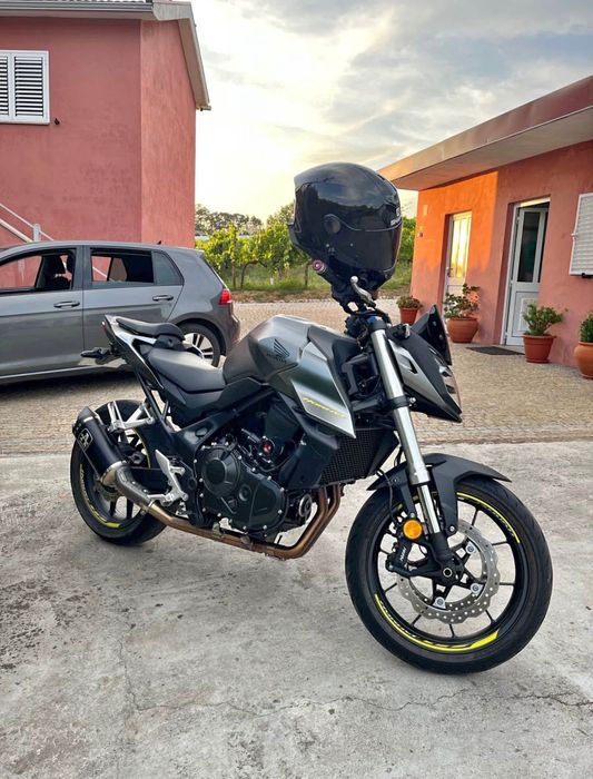 Honda Hornet 750  35 kW