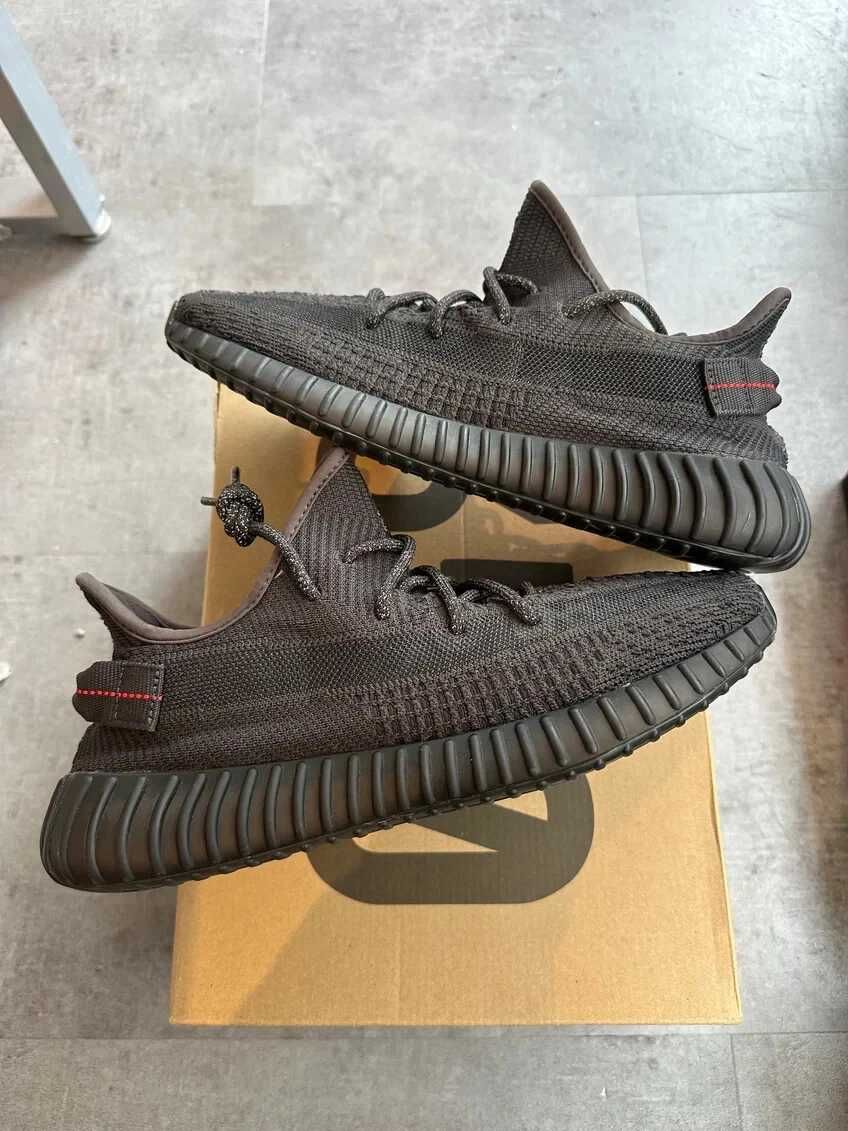 Buty męskie adidasYeezy Boost 350V2 czarny nowy z metką R.44