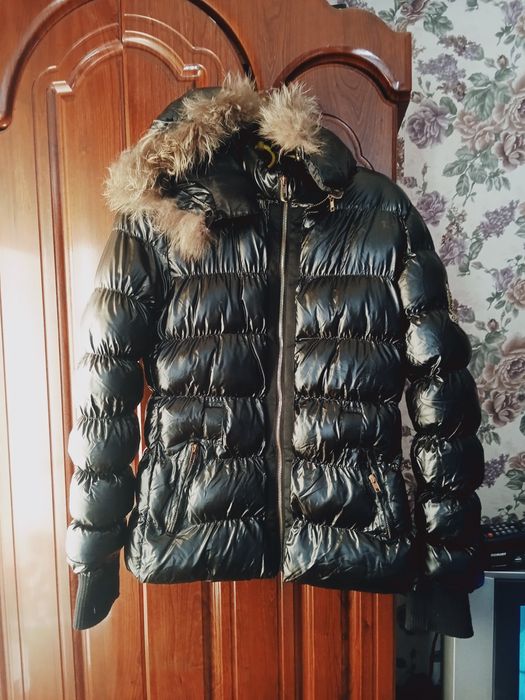 Продам женские куртки