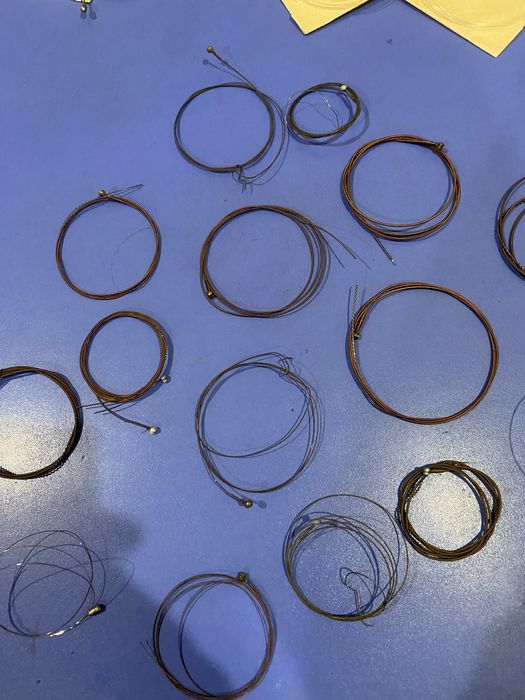 Струны  гитары разные 10 гр