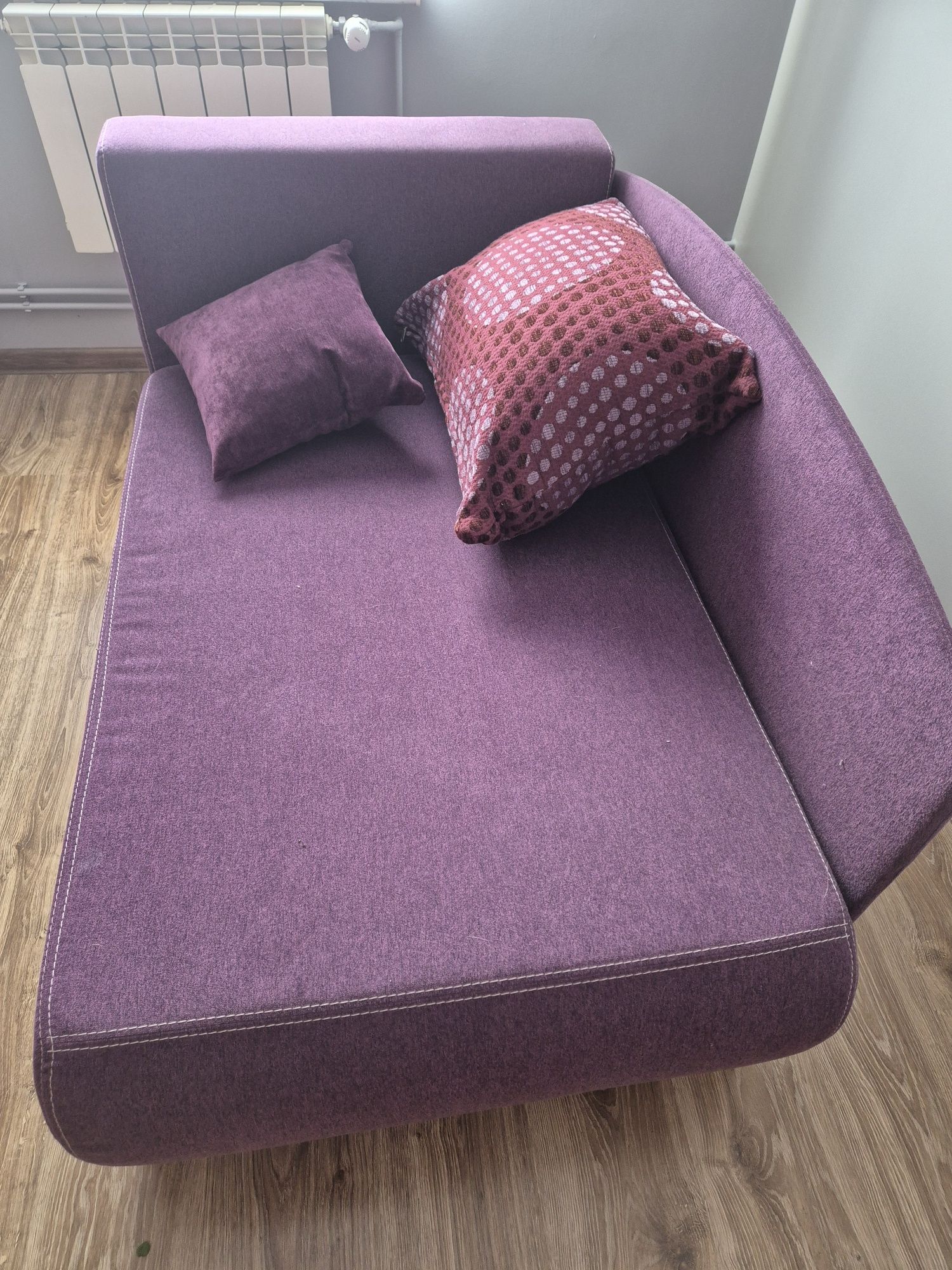 Sofa rozkladana fioletowa