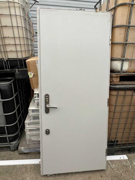 Drzwi antywłamaniowe 205cm x 84cm