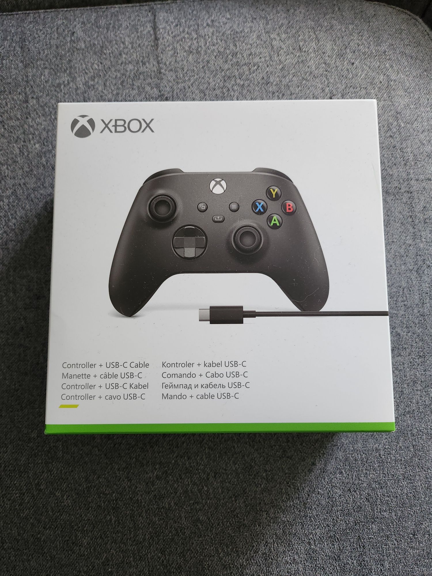 Pad Xbox One/Series z kablem USB-C, nowy