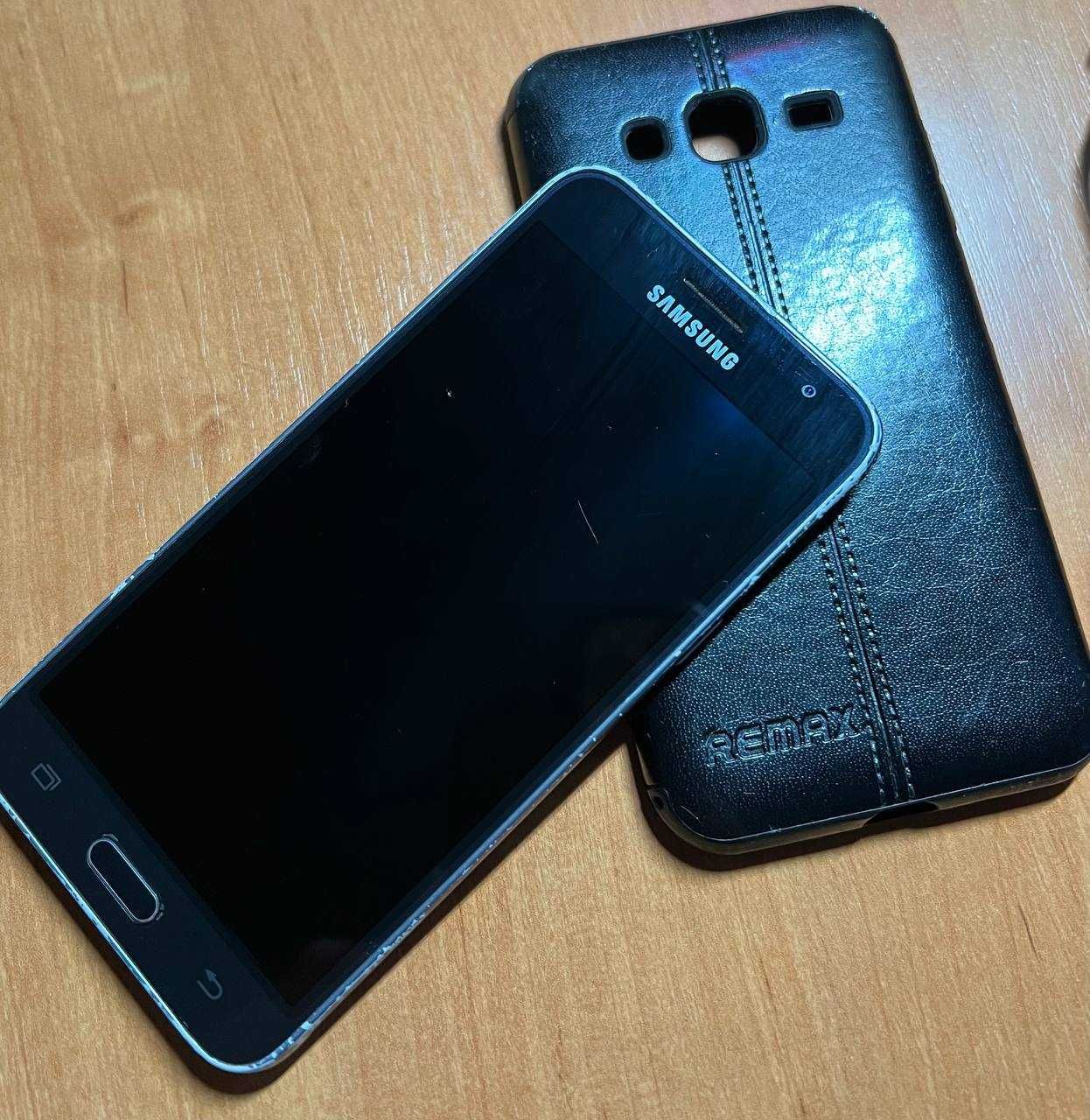 Samsung
Galaxy J3 (SM-J320H/DS)