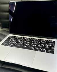 MacBook Air A1932 2019 i5/8/128 на запчасти/под востановление,матрица