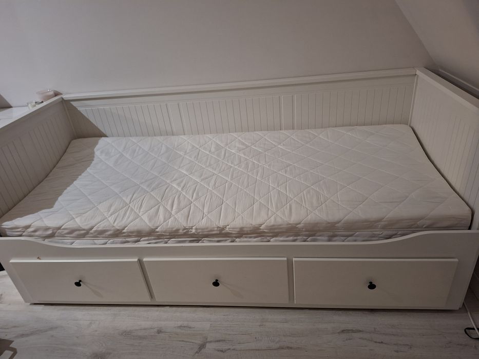 Łóżko Hemnes z materacami