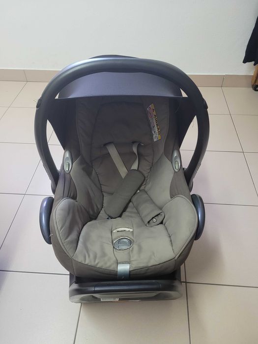 Carrinho Bebé + Ovo + Base Cadeira Maxi-Cosi (Isofix)