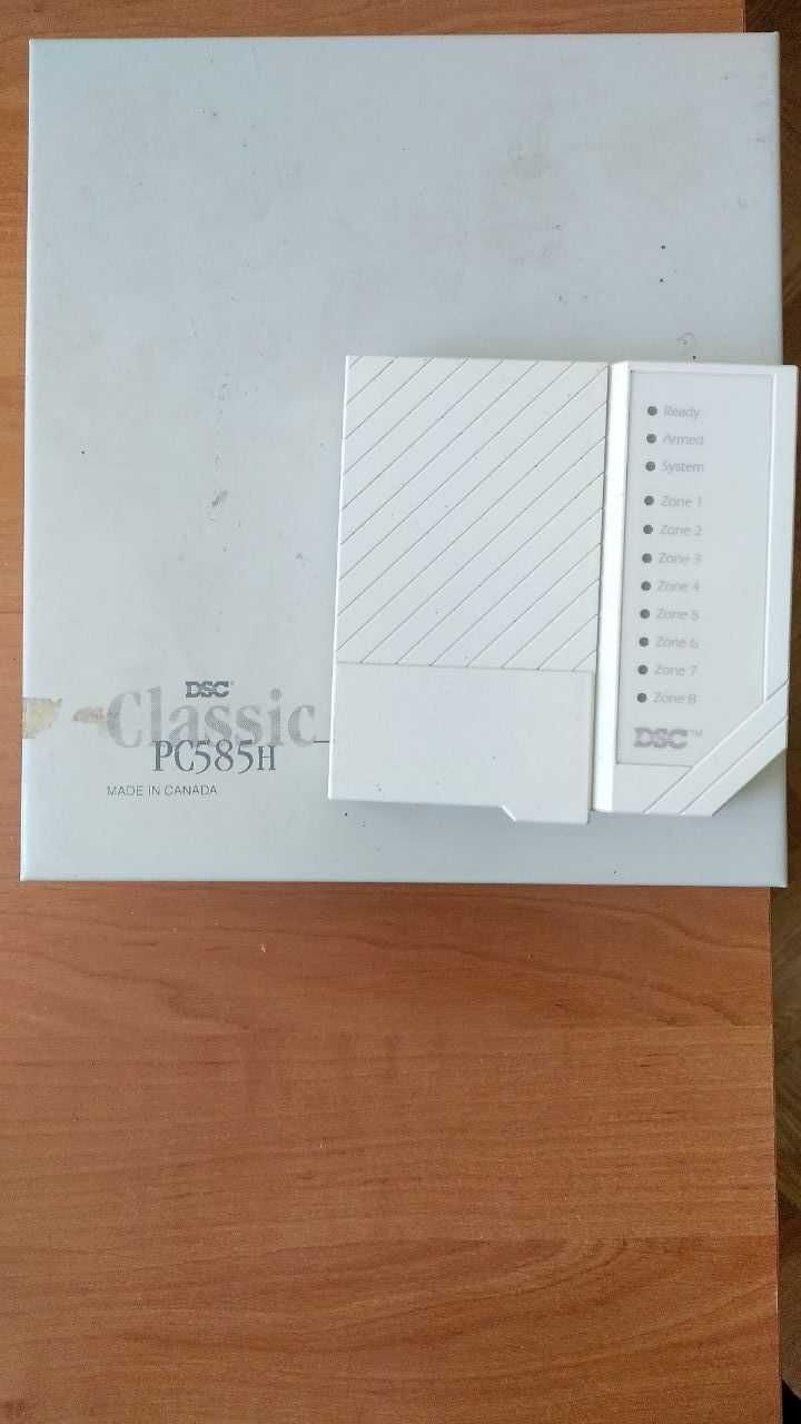 Охоронна централь DSC РС 585 з клавіатурою PC1555RKZ