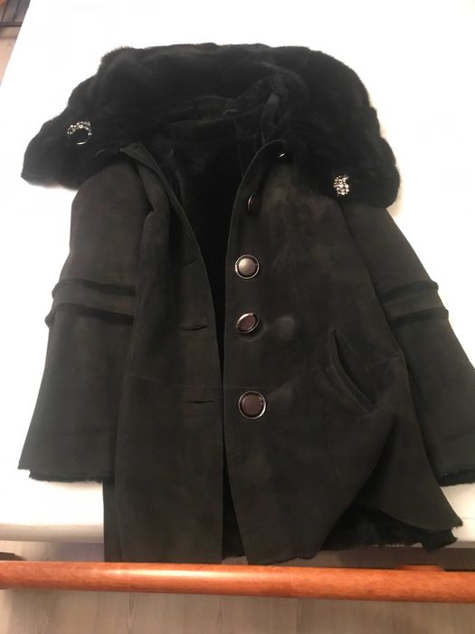 Продам женскую натуральную дубленку (Италия)