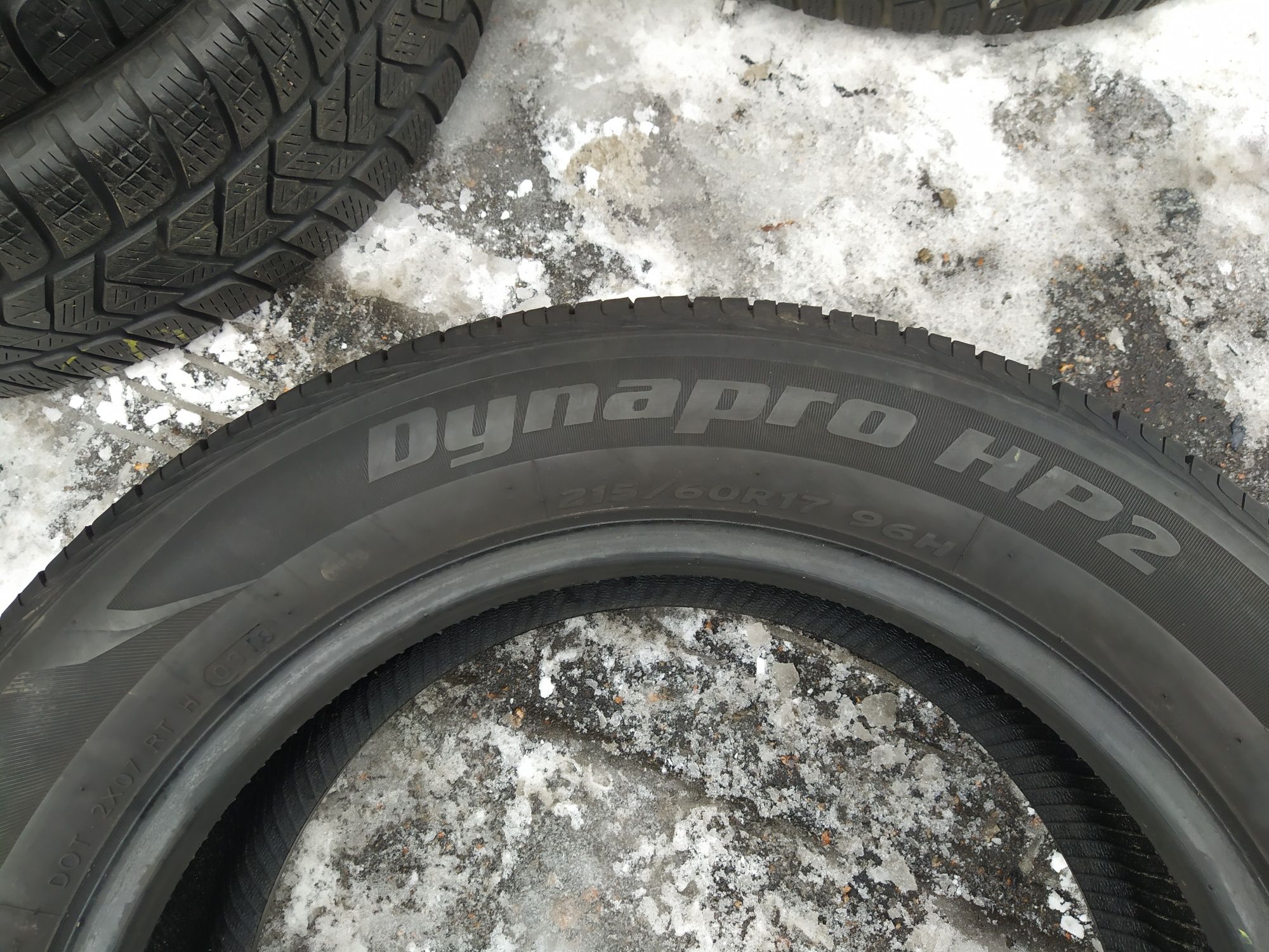 Резина всесезон,215.60.17, Hankook Dynapro hp2,Венгрія,6мм,18 р