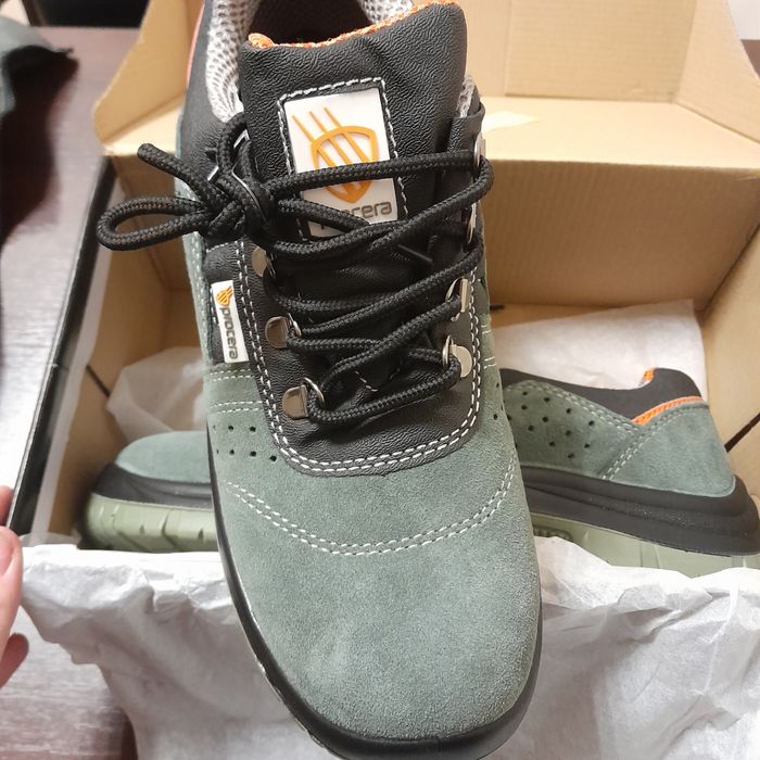 Новые рабочие ботинки