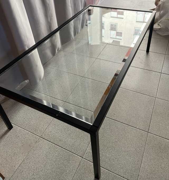 Mesa de centro retangular em vidro