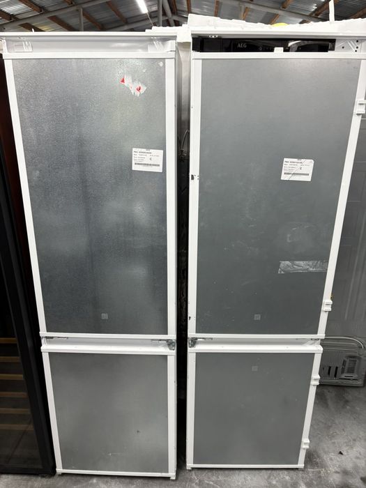 Вбудований/встраиваемый холодильник AEG –No Frost,( А051203) НОВИЙ