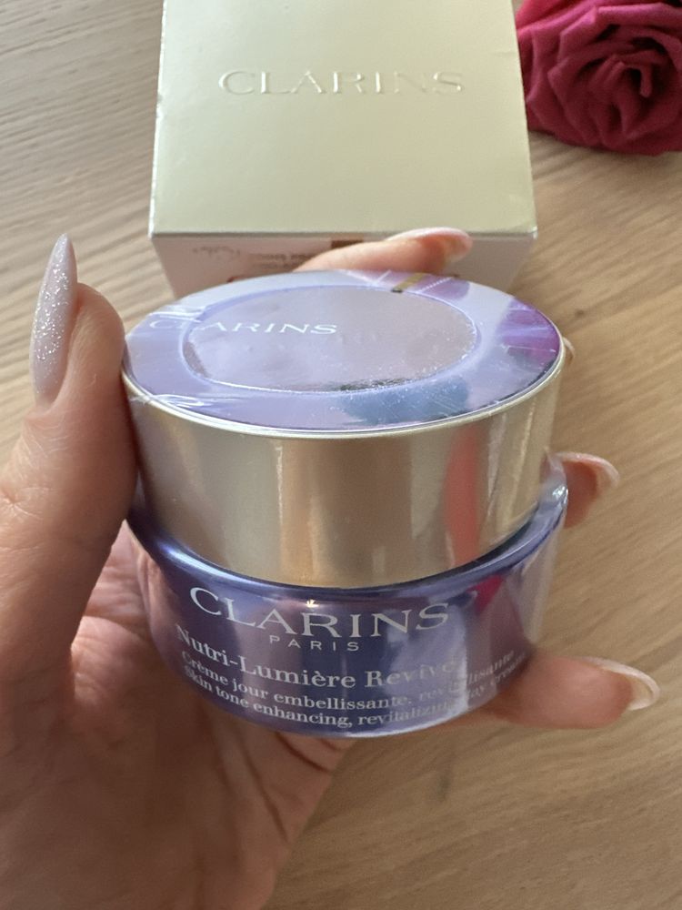 Clarins Nutri-Lumière Revive krem na dzień