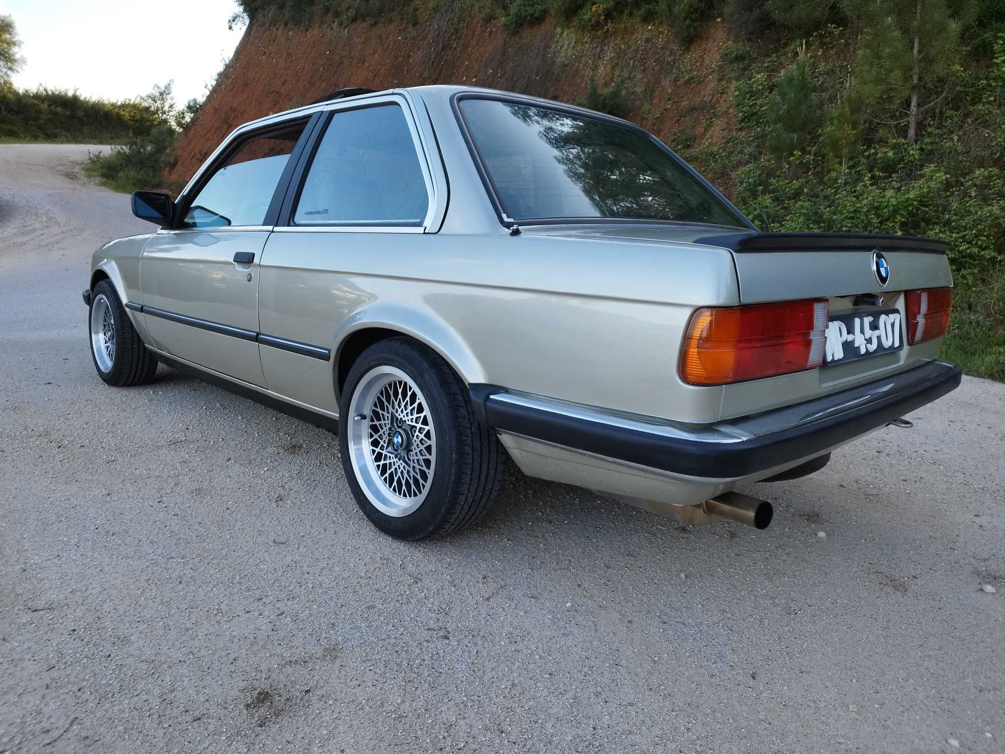 BMW e30 316/318is