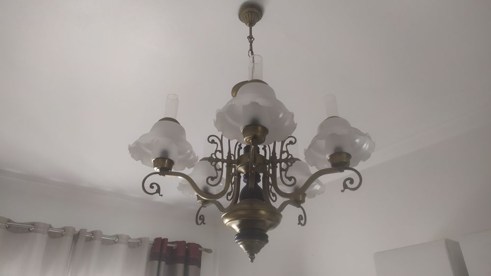 Candeeiro de 5 focos com chaminés