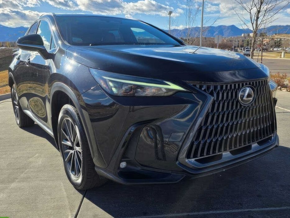 Lexus NX Hybrid      2023