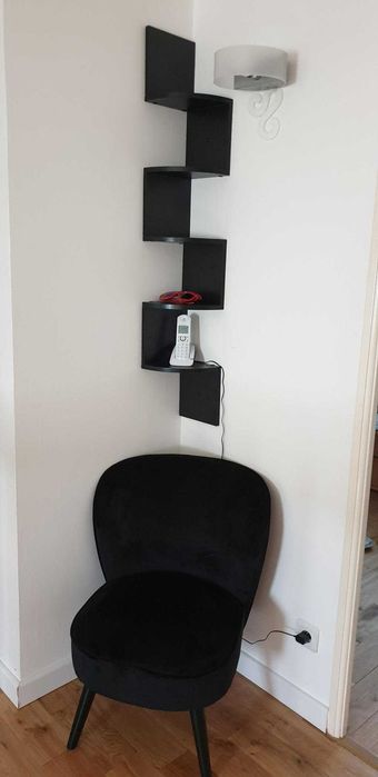 Loftowa narożna dekoracja ścienna czarna kwietnik z 5 poziomami