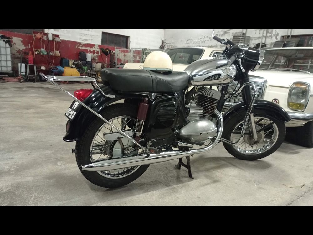 Mota clássica Java 250cc