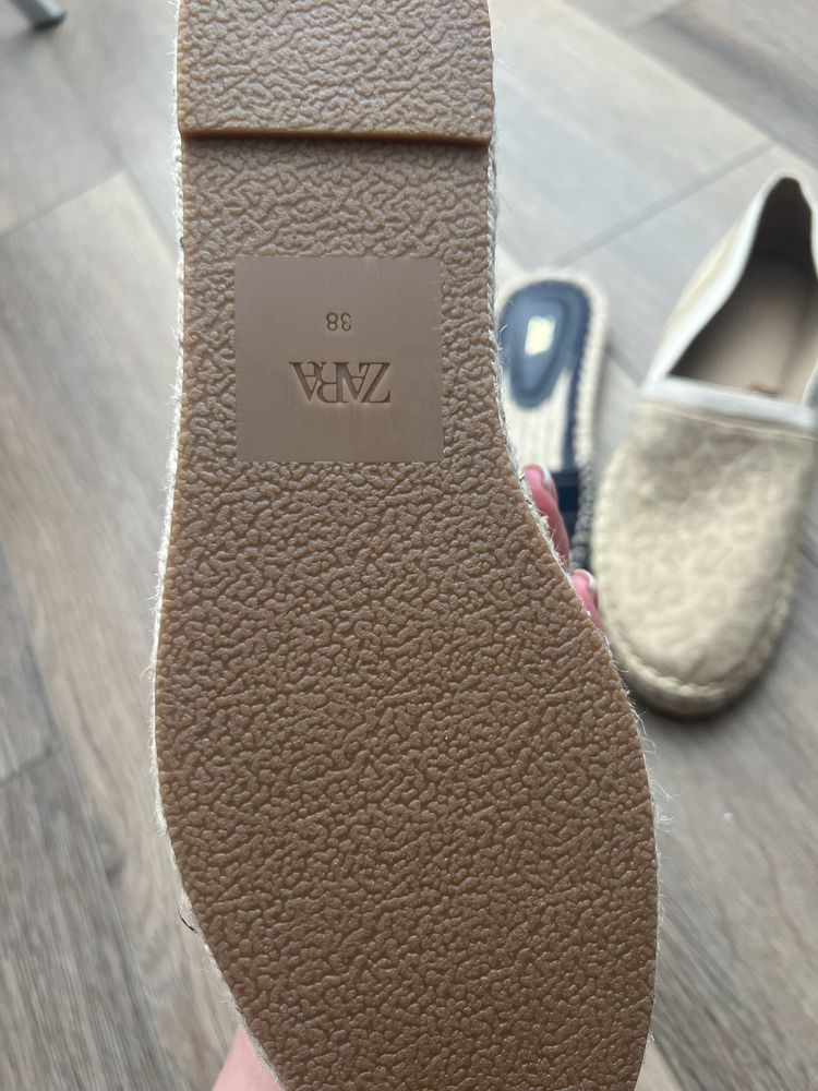 Zara, зара, 38 розмір, 24 см