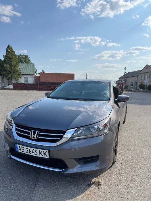 Продам Honda Accord 2015 года 2.4 бензин