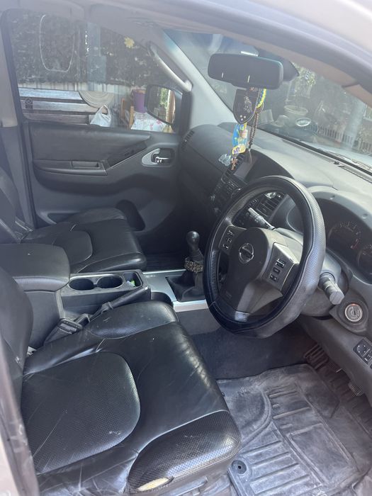Nissan navara D40
