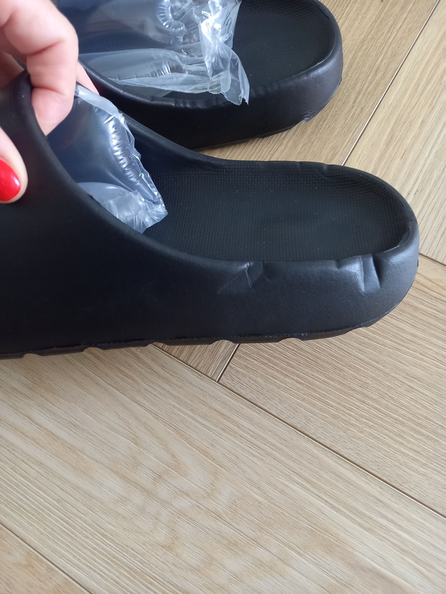 Klapki basenowe nowe 42/43