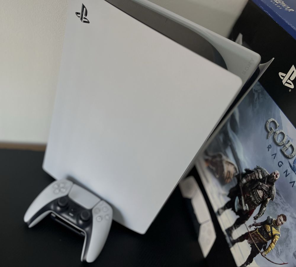 Playstation 5 slim 825 gb + 2 геймпада