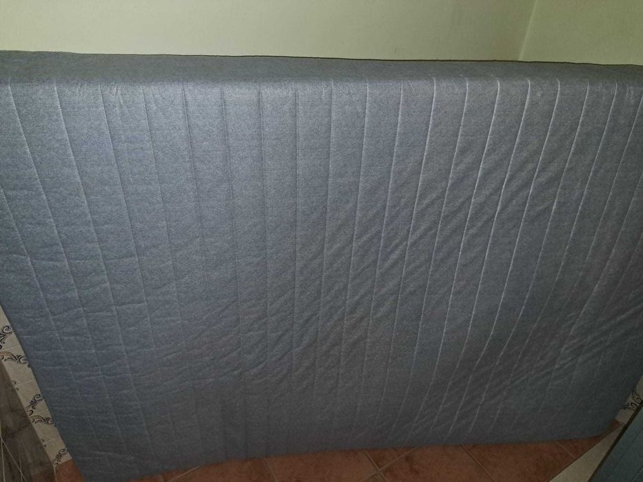 Sommier com colchão 140*200