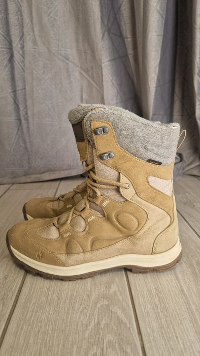 Продам бєрци Jack Wolfskin