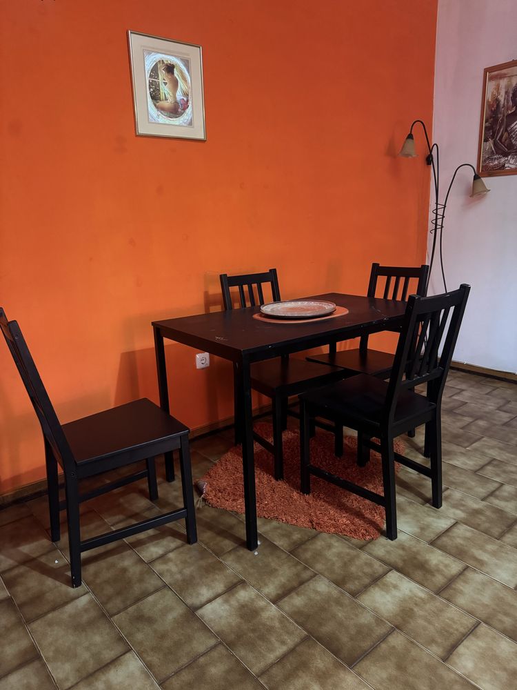 Mesa com 4 cadeiras Ikea