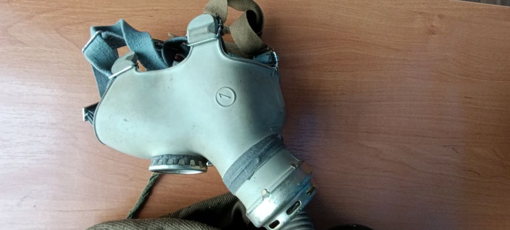 Протигаз ГП-5 чорний.Фільтрувальні коробки б/у.Ядра 5 кг.