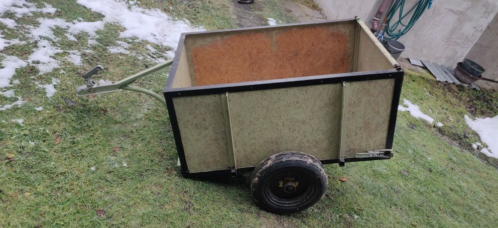 przyczepka do traktorka ogrodowego, wysokie burty, mocne koła i piasty