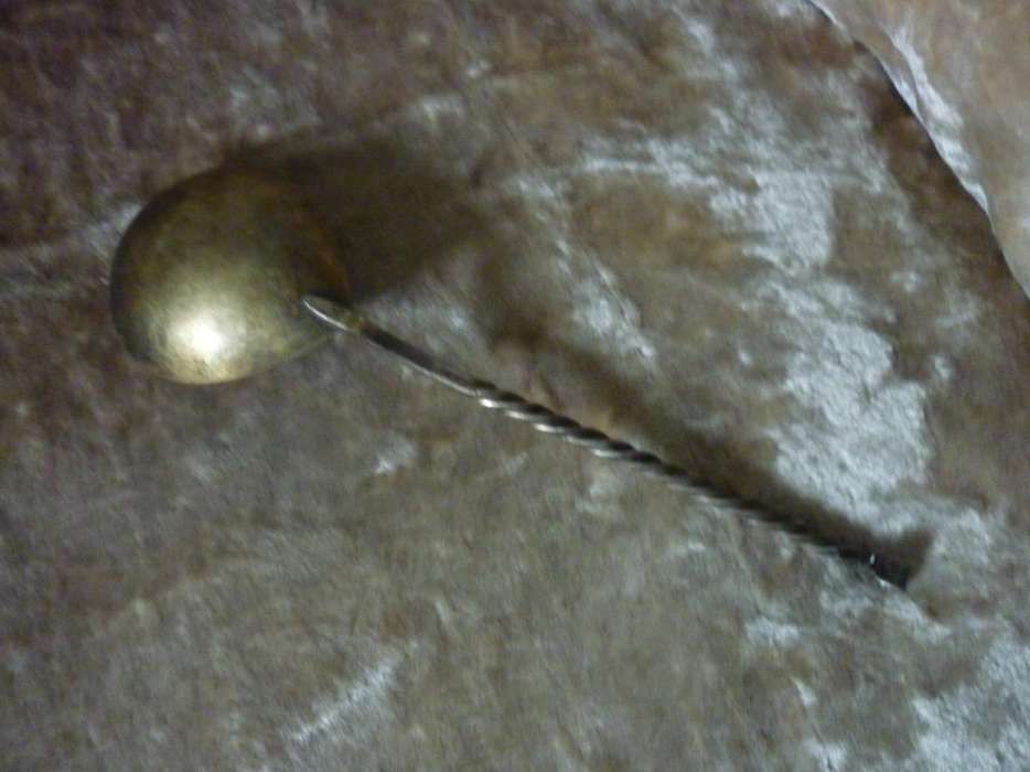 старинная золотистая ложка для соуса начала прошлого века, клеймо Д7ме